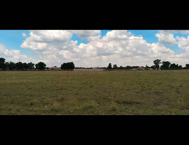 26,475M² VACANT LAND FOR SALE IN BOLTONWOLD